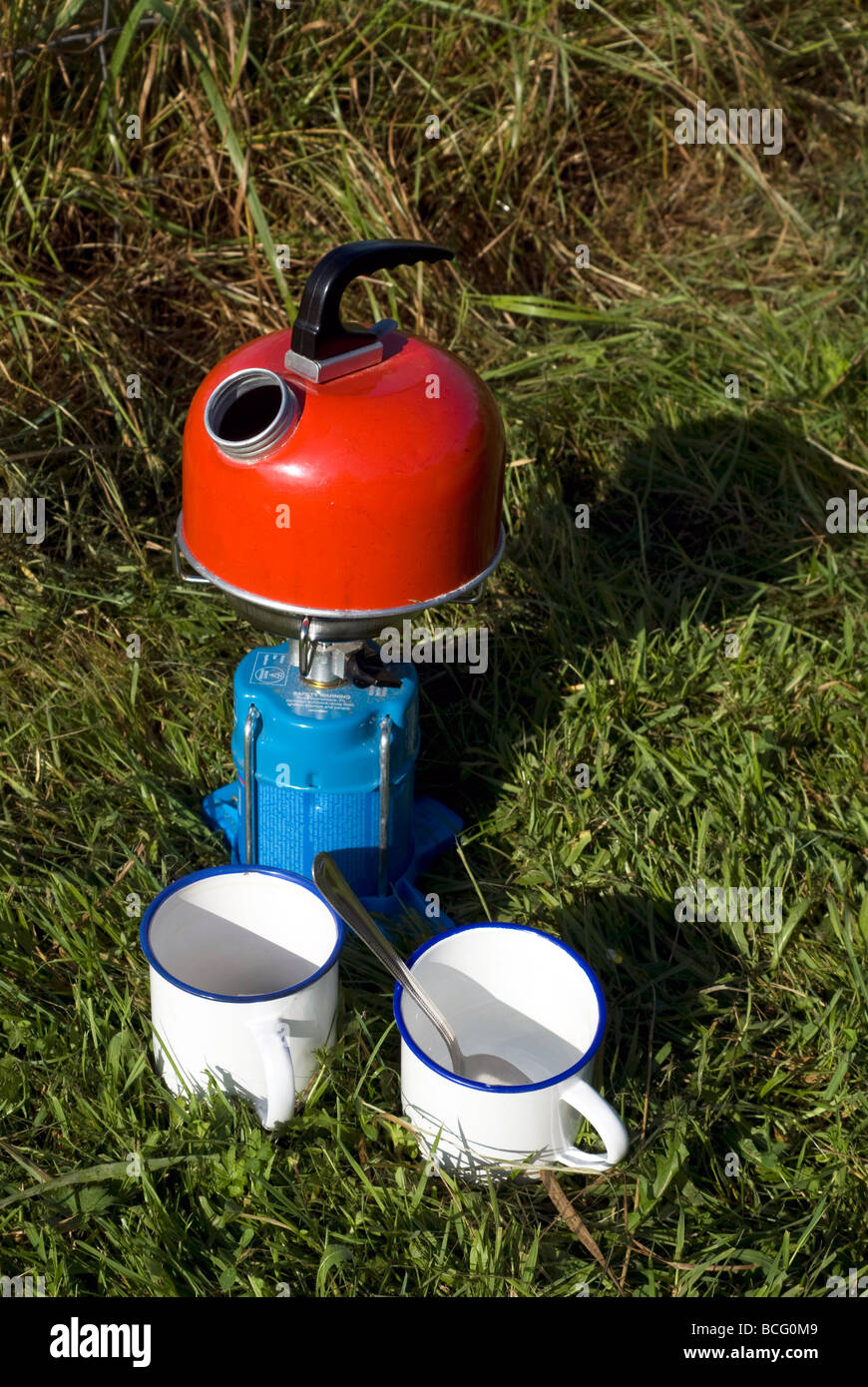 Camping gas cooker kettle hires stock photography and images Alamy