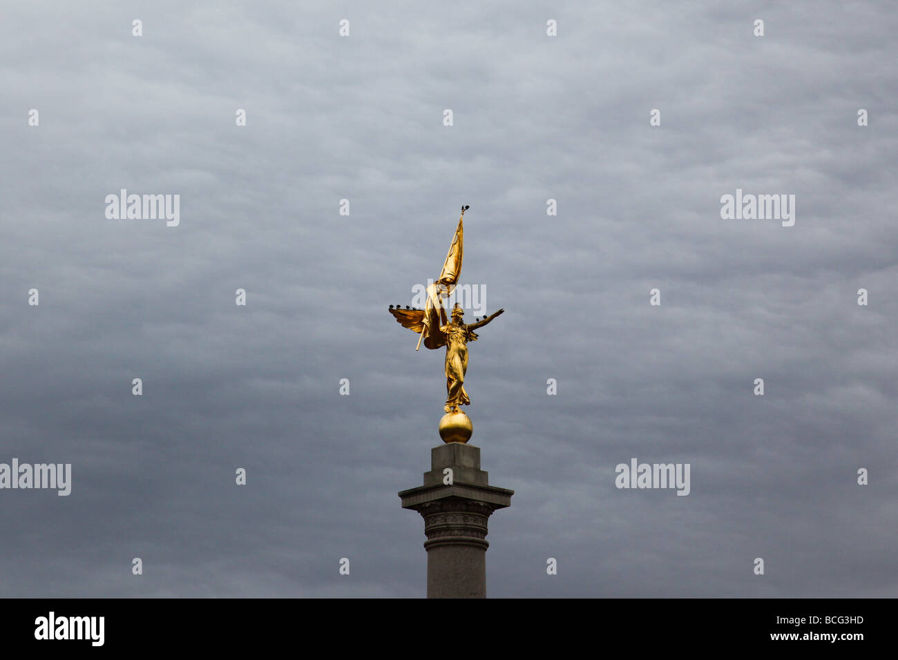 Gold statue dc hires stock photography and images Alamy