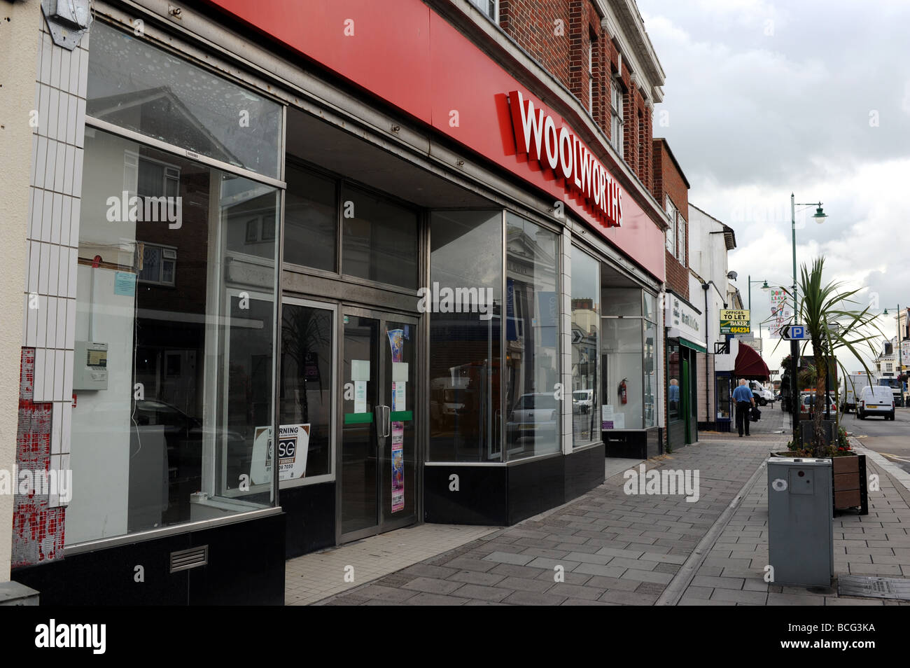 Closed down Woolworths store in Shoreham by sea UK 2009 Stock Photo Alamy