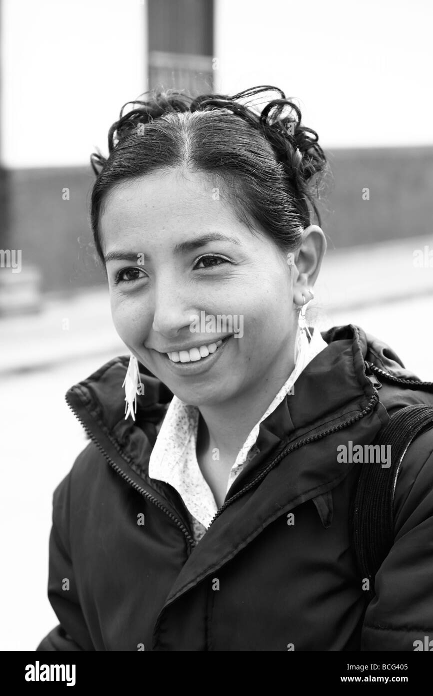 Colombian woman smiling colombia hi-res stock photography and images ...