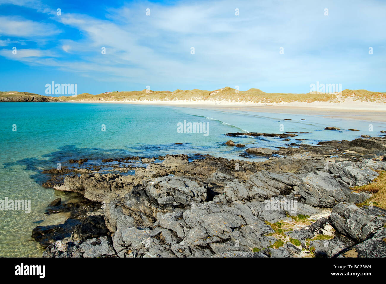 Stunning sandy beach and bay of Balnakeil Bay, Durness, Sutherland in Scotland looking out towards Faraid Head Stock Photo