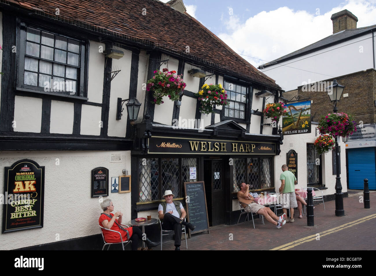 Welsh harp hires stock photography and images Alamy