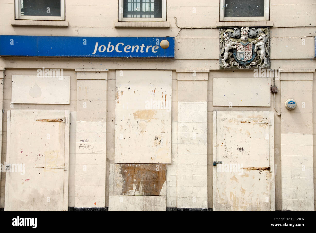 Shoreditch Closed and boarded up job centre Stock Photo