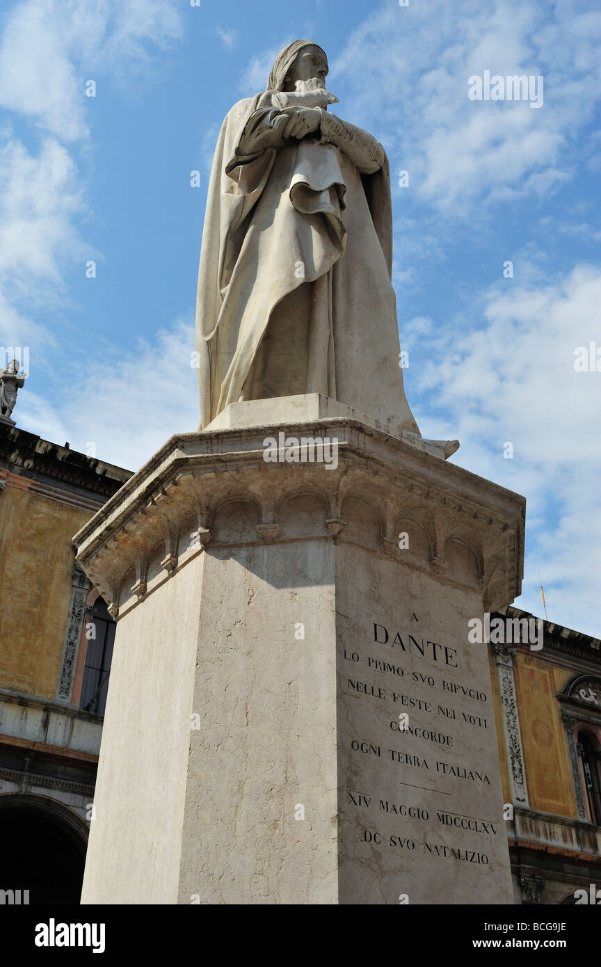 Dante alighieri statue hi-res stock photography and images - Alamy