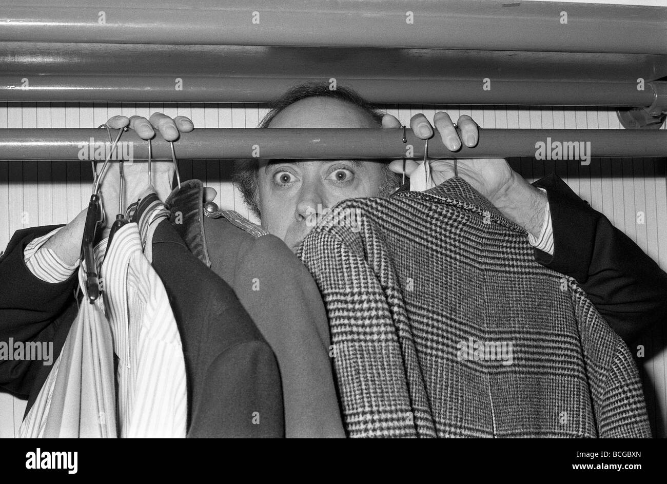 Welsh comedy actor Victor Spinetti  hiding in his dressing room to publicise the Grand Theatre ghost story 7 11 84 Stock Photo