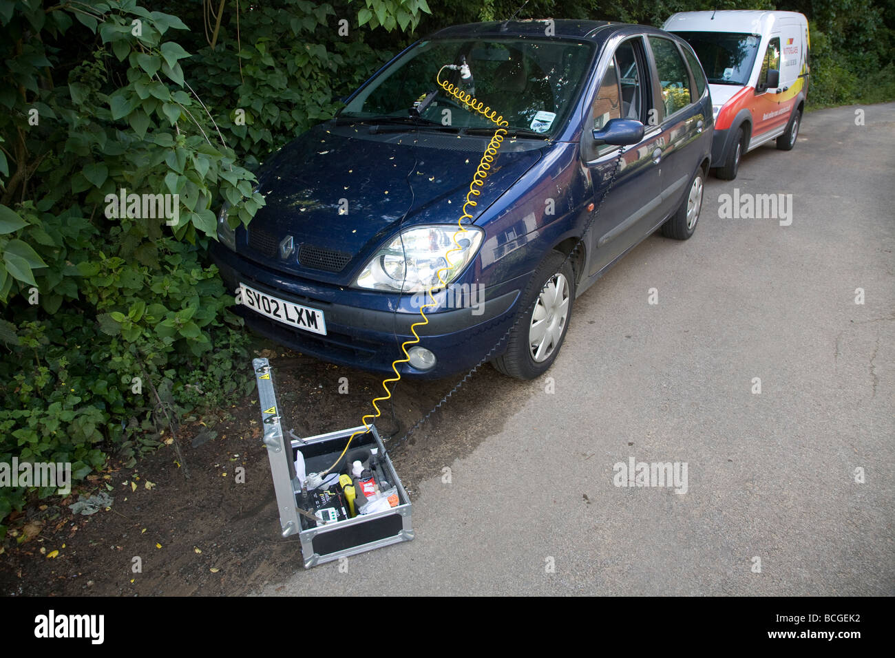 Windscreen repair hires stock photography and images Alamy