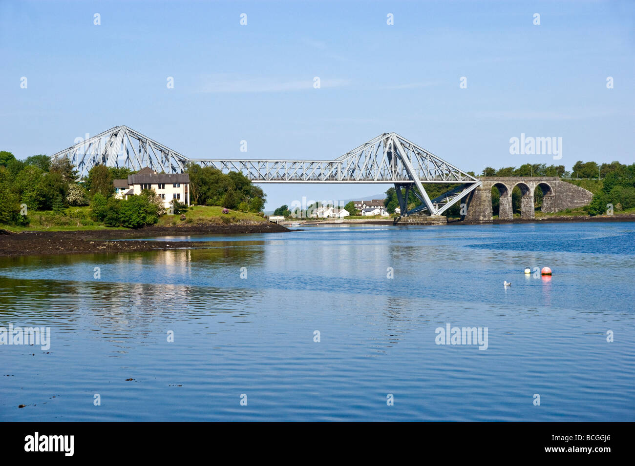 Loch bridge hi-res stock photography and images - Alamy