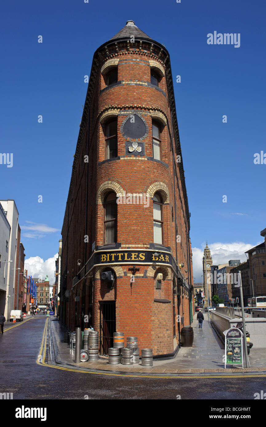 Bittles Bar in Belfast a flatiron building Stock Photo Alamy