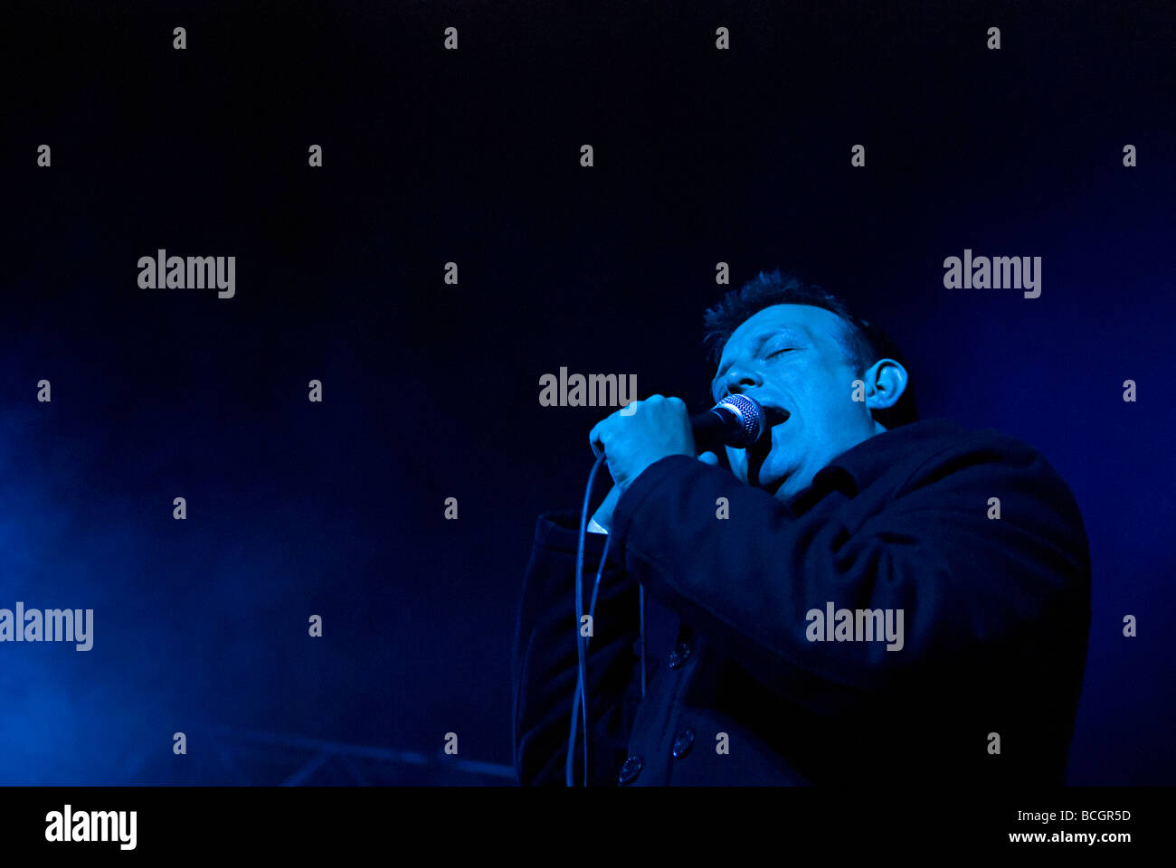 tthe inspiral carpets alternative rock band from manchester playing