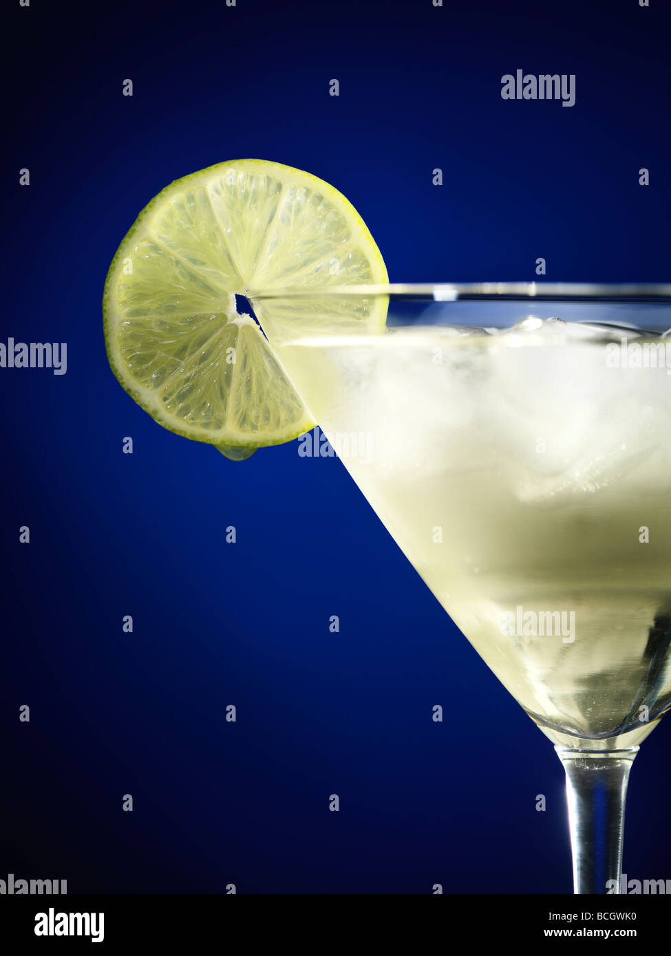 Martini glass cocktail hi-res stock photography and images - Alamy