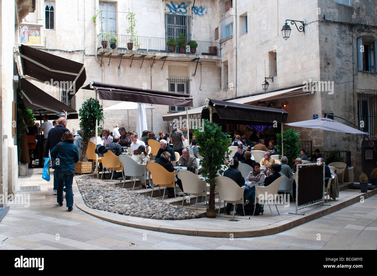 Cafe restaurant Montpellier France Stock Photo - Alamy