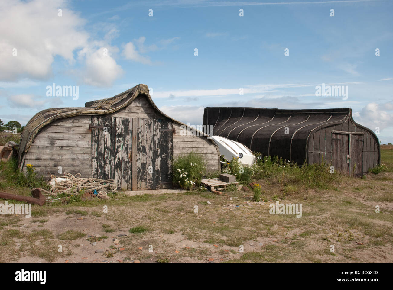 Boat hut lindisfarne Stock Photo - Alamy