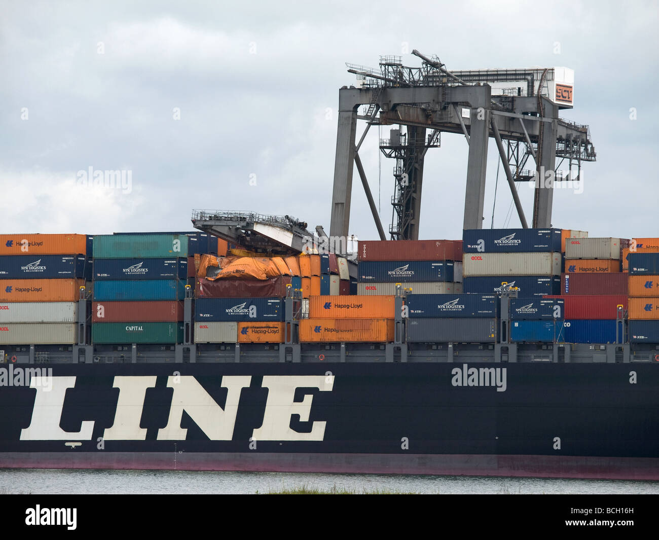 Gantry crane boom collapsed onto container ship NYK Themis during