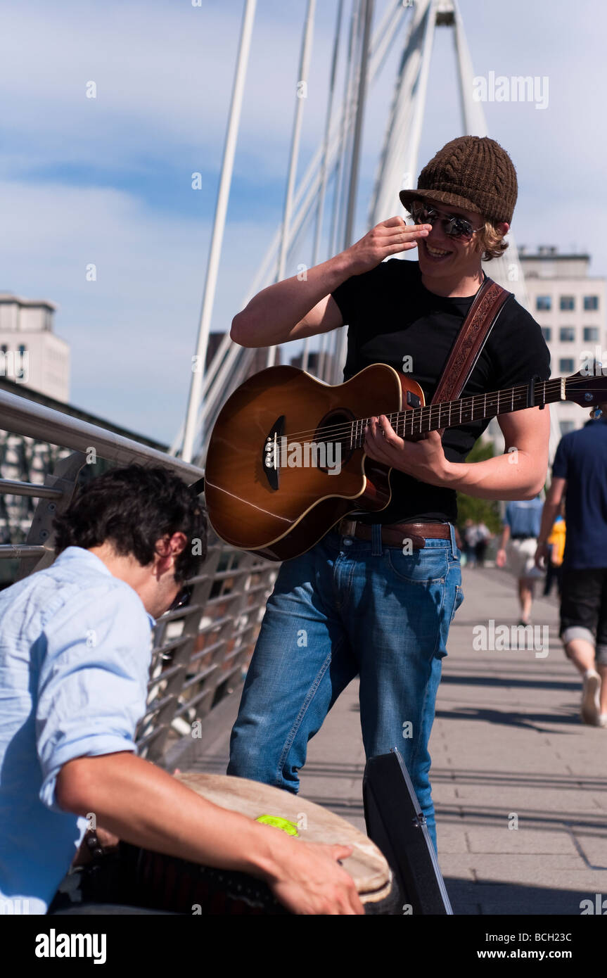 Street Performers in London Stock Photo Alamy