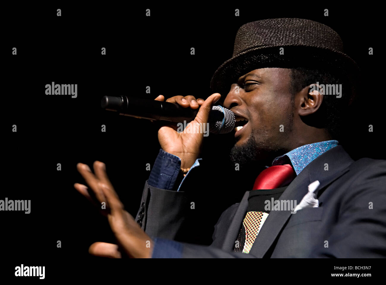 Four Kornerz 4 nigerian brothers who play funky soulful r&b, gospel rock music playing at birmingham town hall 2007 Stock Photo