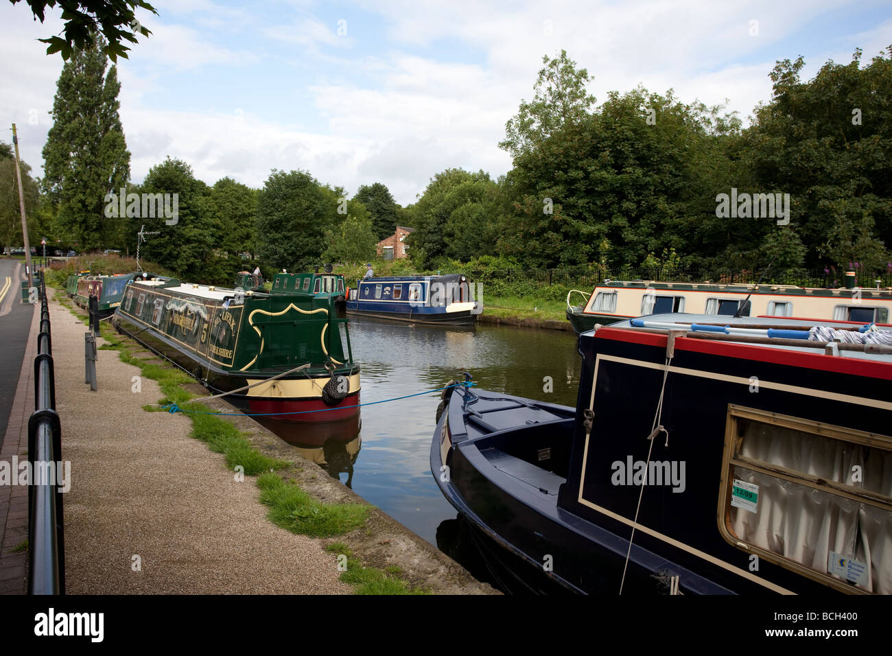 Canal and boats in Lymm, Warrington, Cheshire, England Stock Photo