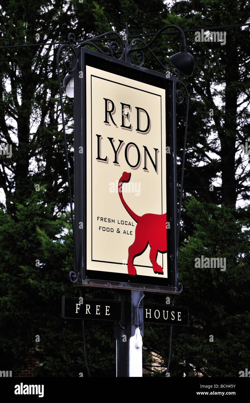 The Red Lyon Pub Restaurant, Hurley, Berkshire, UK Stock Photo
