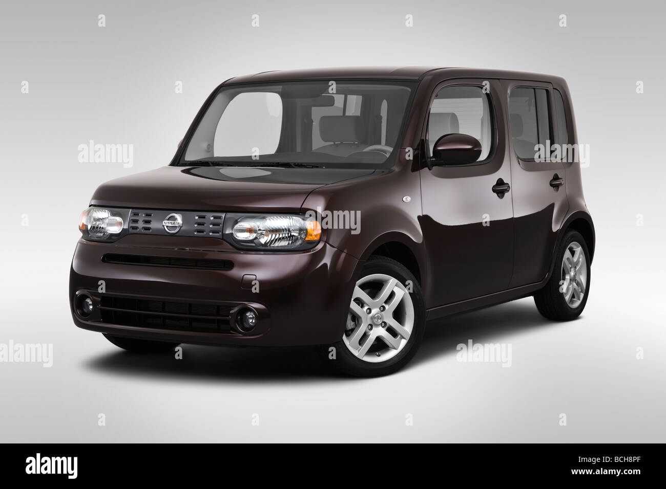 2009 Nissan Cube 1.8 SL  in Gray - Front angle view Stock Photo