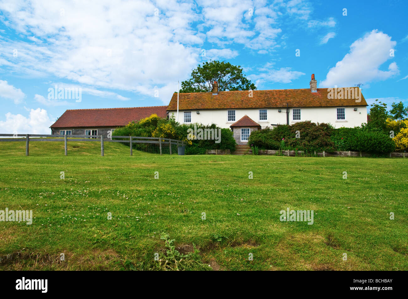Large Country Public House (Harty Ferry Inn Stock Photo Alamy