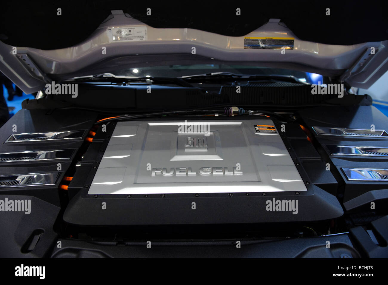 GM fuel cell powered vehicle, Fuel Cell Expo, Tokyo Big Site, Tokyo