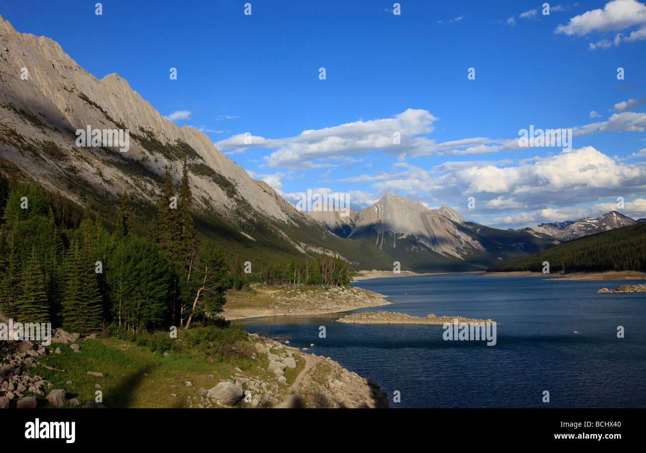 canada-medicine-lake-hi-res-stock-photography-and-images-alamy