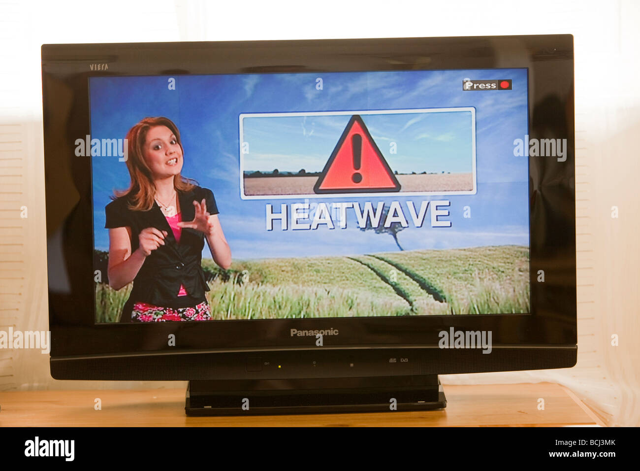 A TV weather forecast forecasting a heat wave in the UK Stock Photo