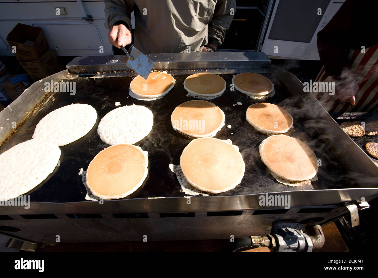 Flipping pancake detail hires stock photography and images Alamy