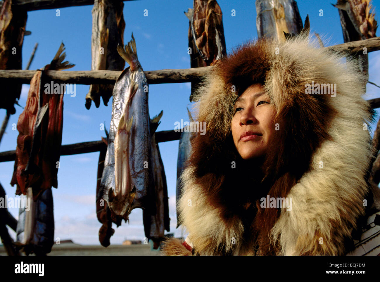 Иннуиты какой народ. Алеуты народ Аляски. Эскимосы и алеуты. Инуиты на Аляске. Жители Аляски алеуты.