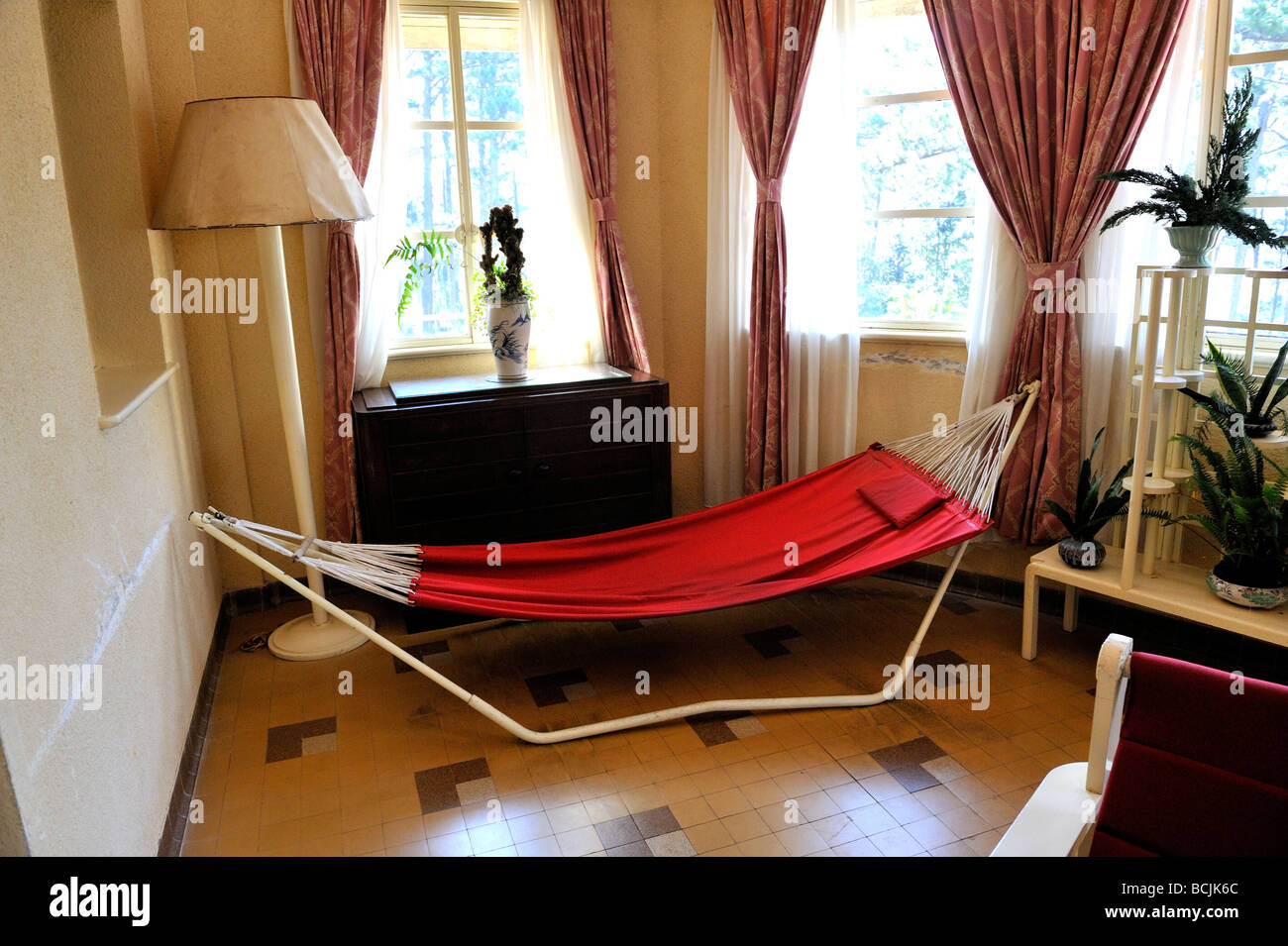 Red hammock at Bao Dai's summer palace, Da Lat, Vietnam Stock Photo
