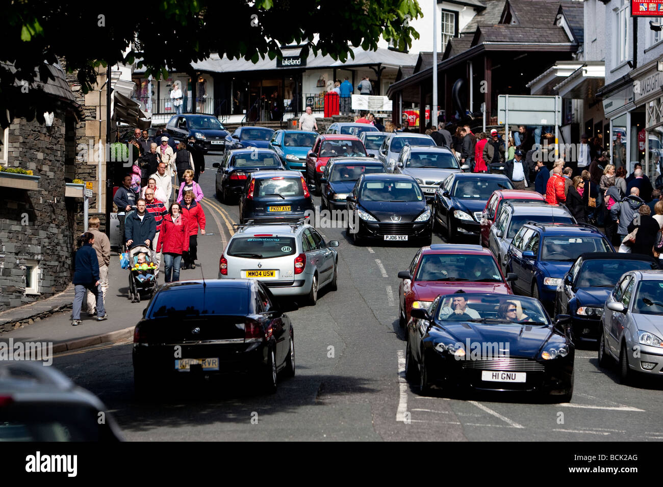 Traffic on May Bank Holiday in Bowness on Windermere Stock Photo Alamy