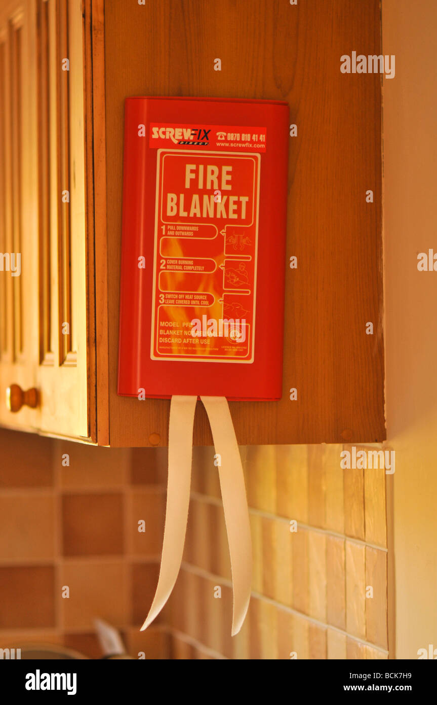 Kitchen fire blanket hires stock photography and images Alamy
