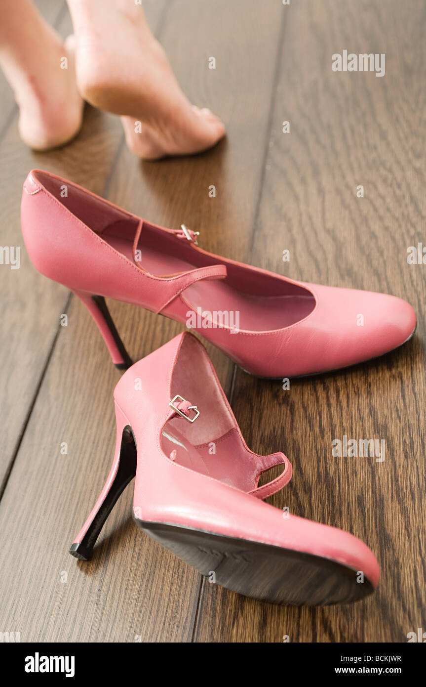 High foot stands hires stock photography and images Alamy