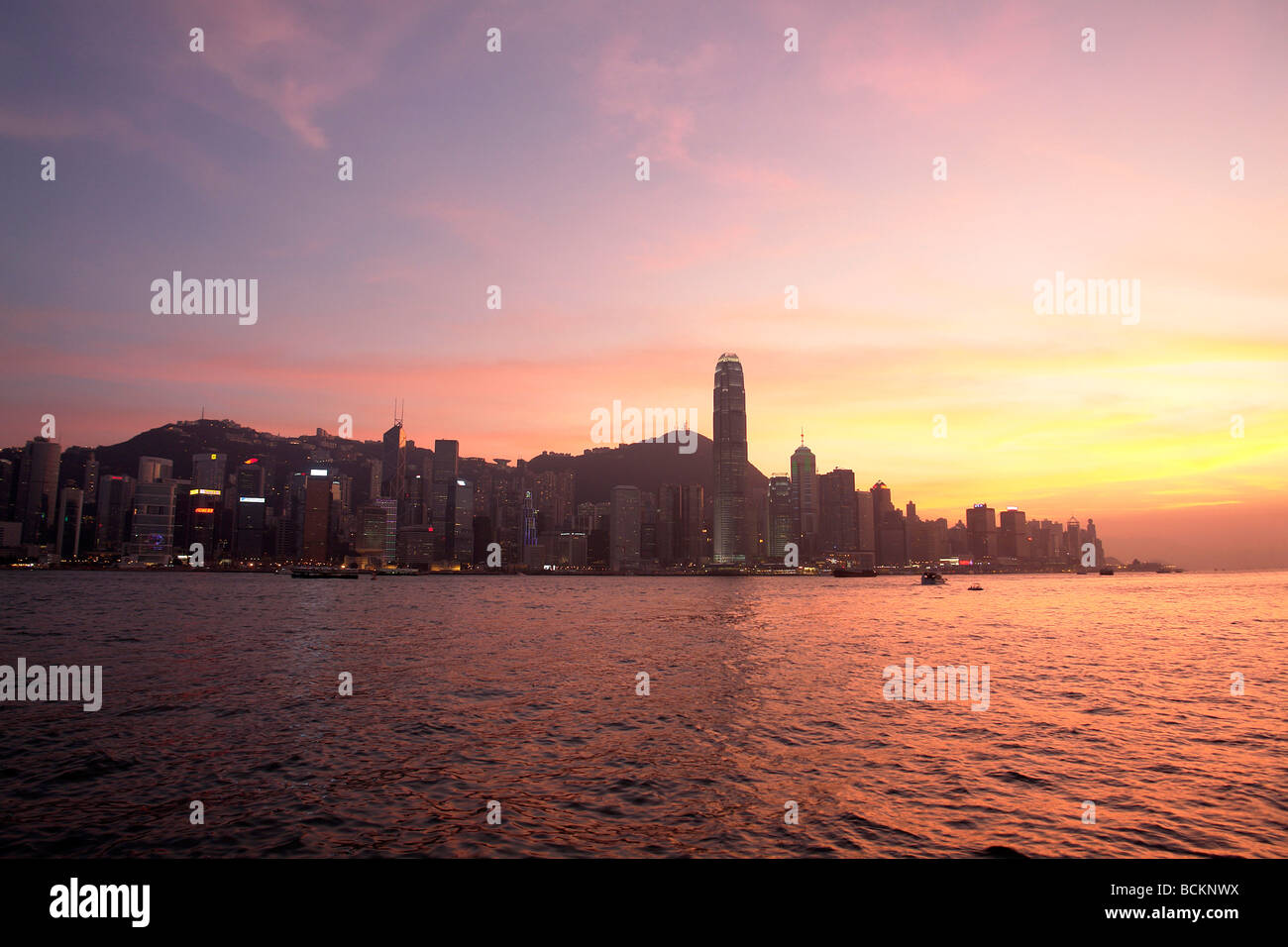China Hong Kong victoria harbour at dusk Stock Photo - Alamy