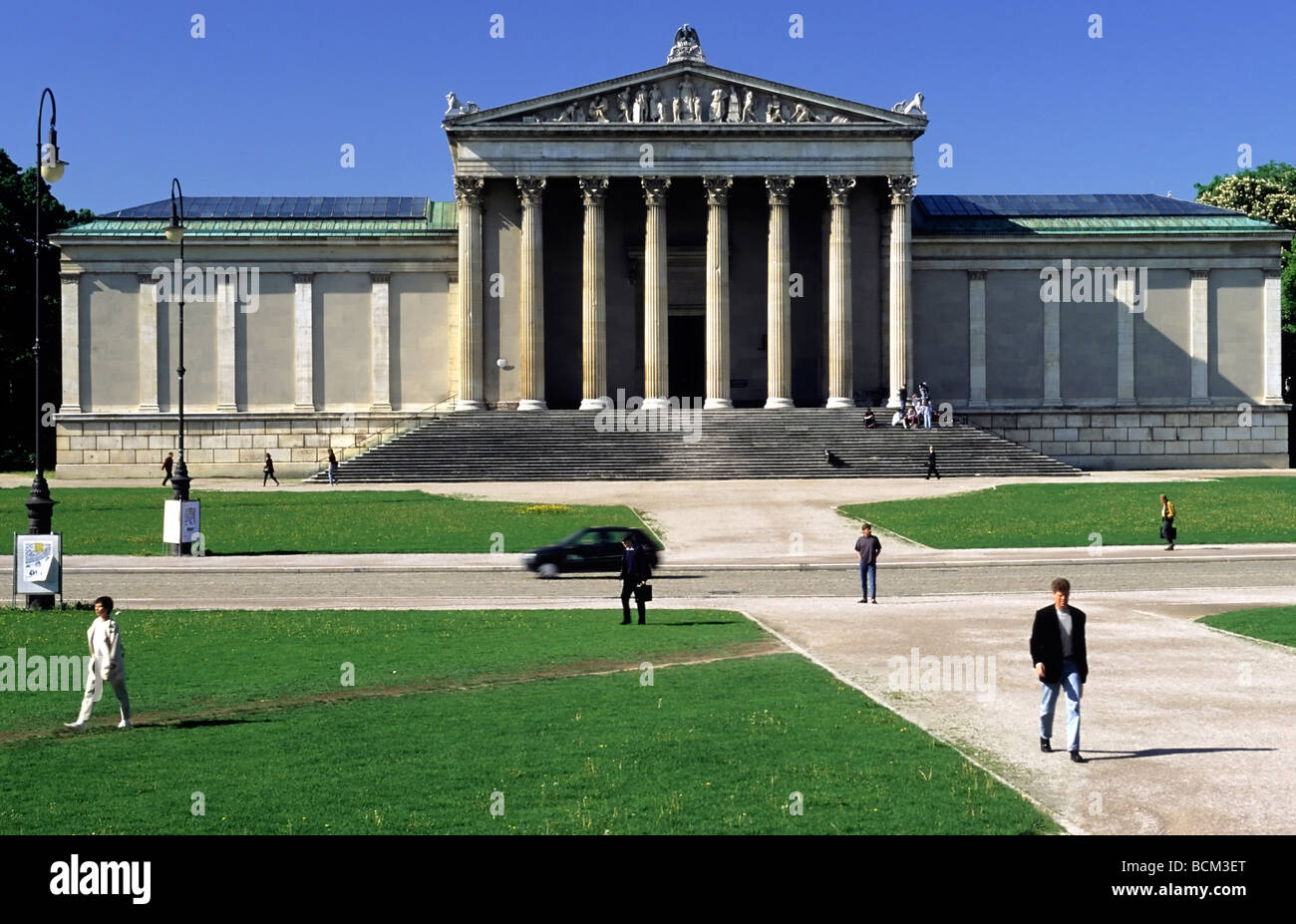 Glyptothek königsplatz in munich hi-res stock photography and images ...