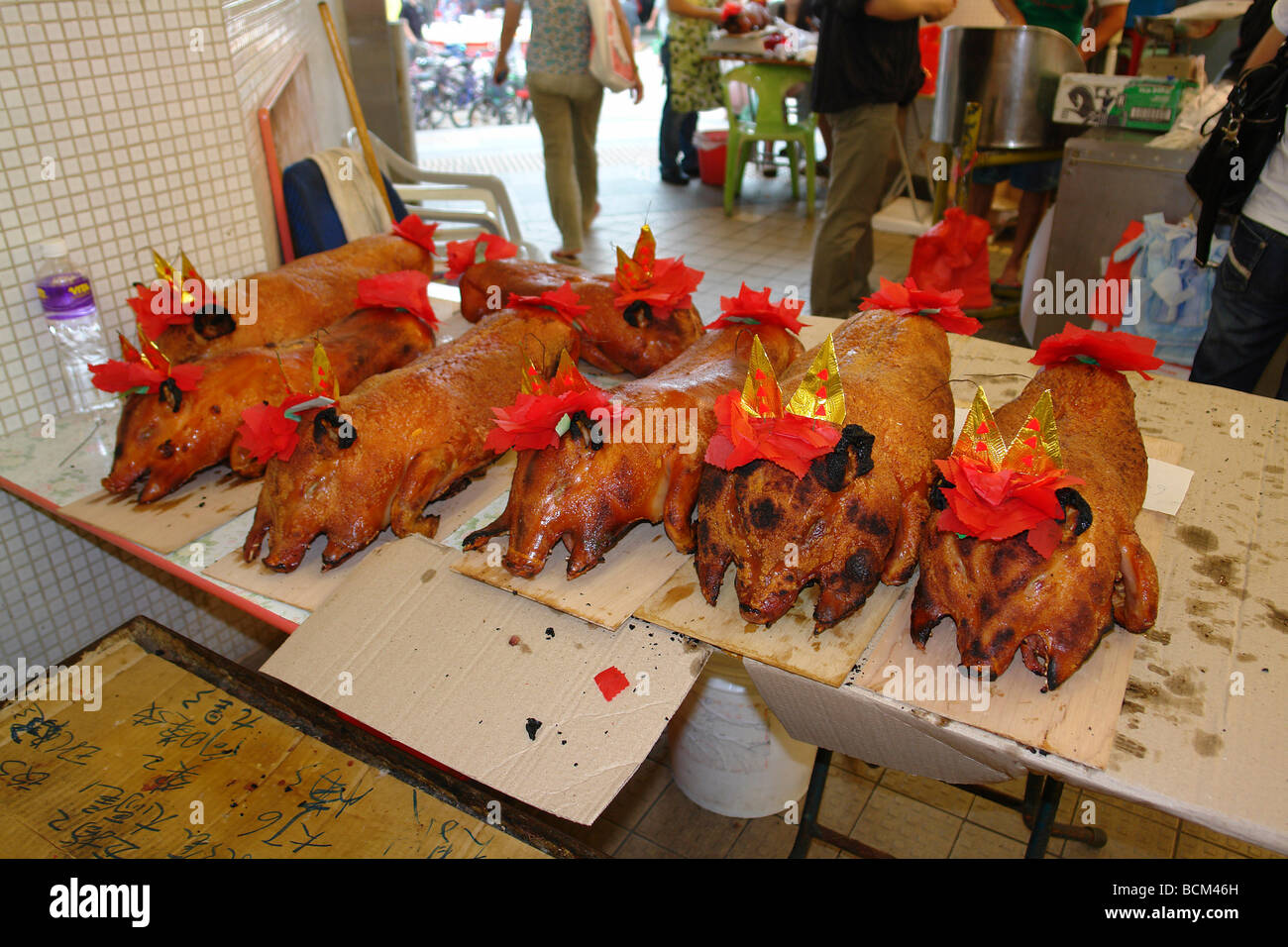 Whole roasted pig hires stock photography and images Alamy