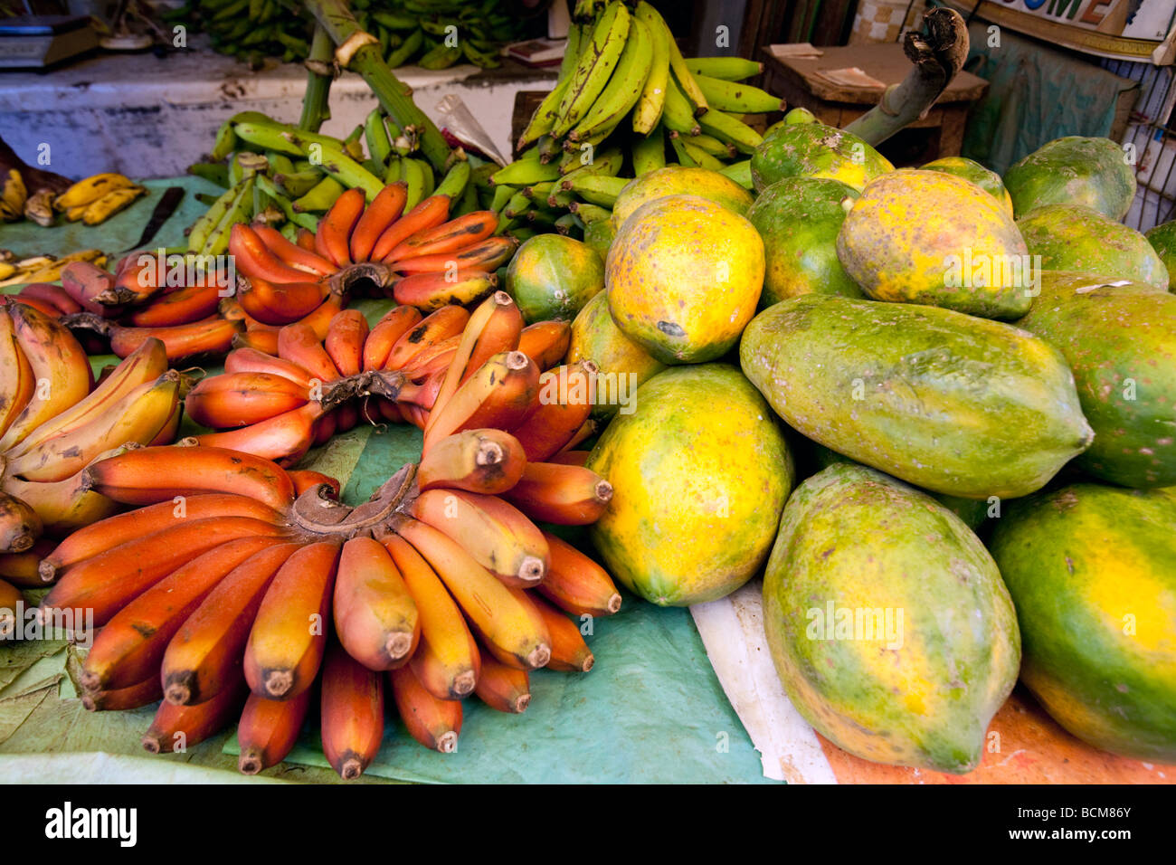 India fruit market hi-res stock photography and images - Alamy