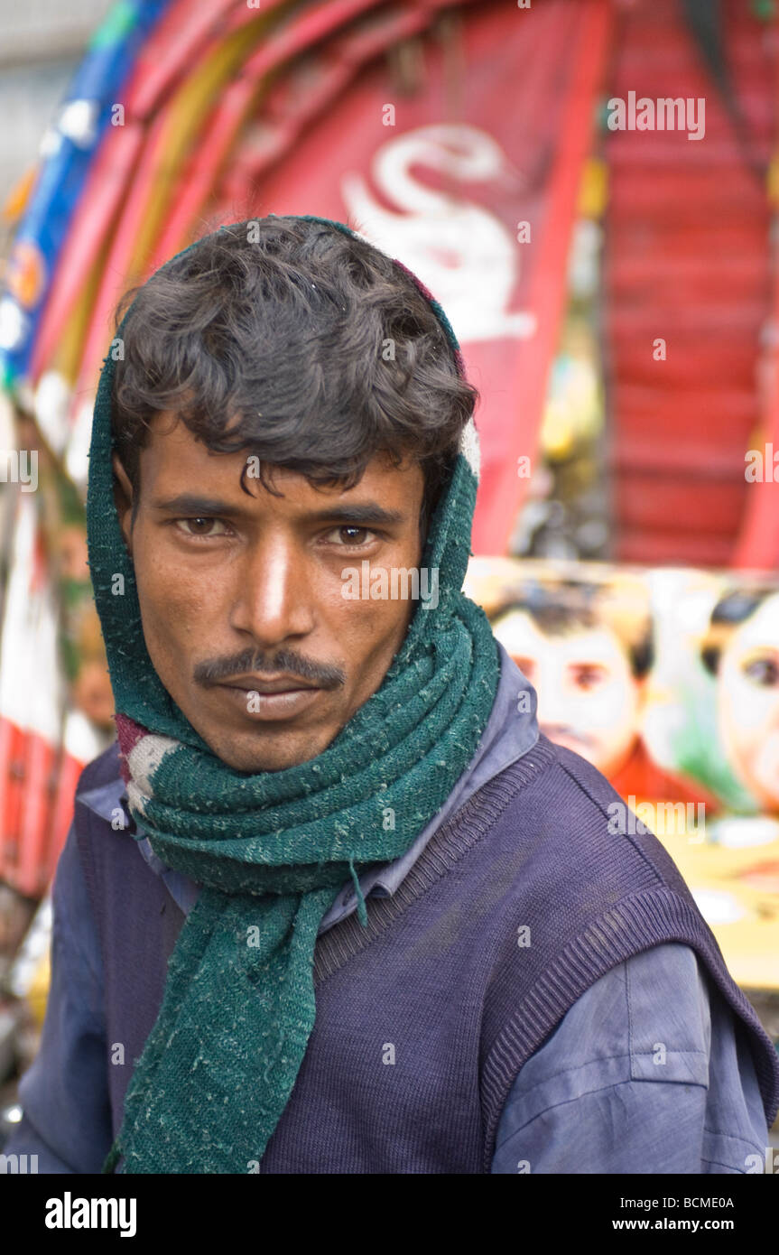 Rickshaw rider dhaka bangladesh hi-res stock photography and images - Alamy