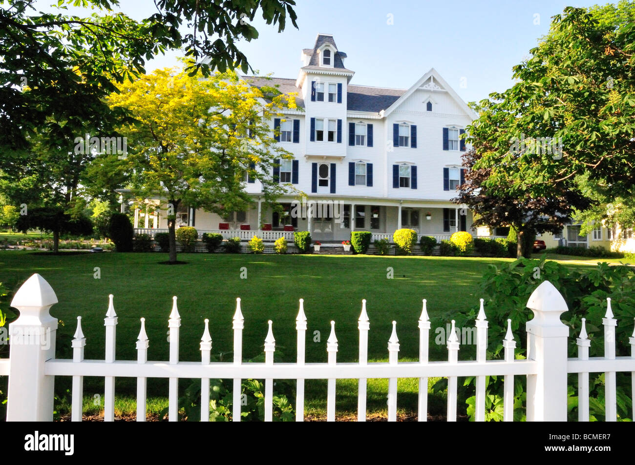 A large house on Lakeshore Drive Kelleys Island Stock Photo Alamy