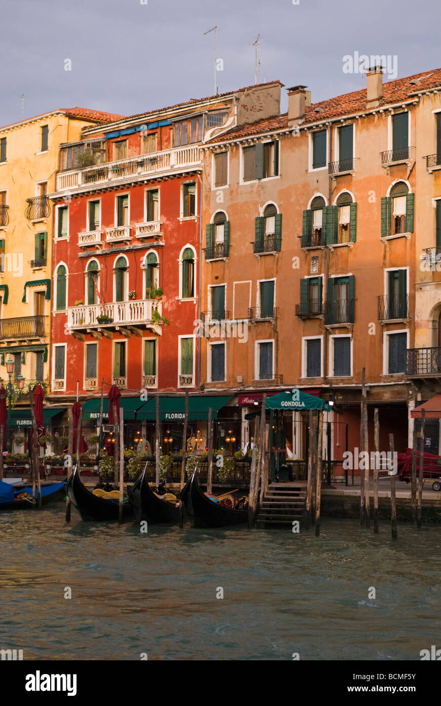 Palazzo architecture hi-res stock photography and images - Alamy