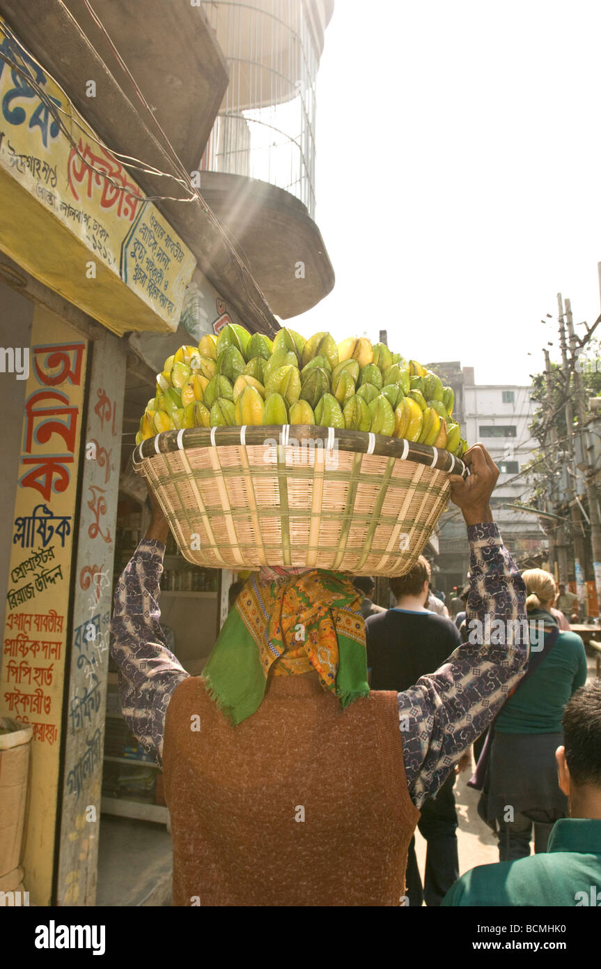 Fruit basket on head hires stock photography and images Alamy