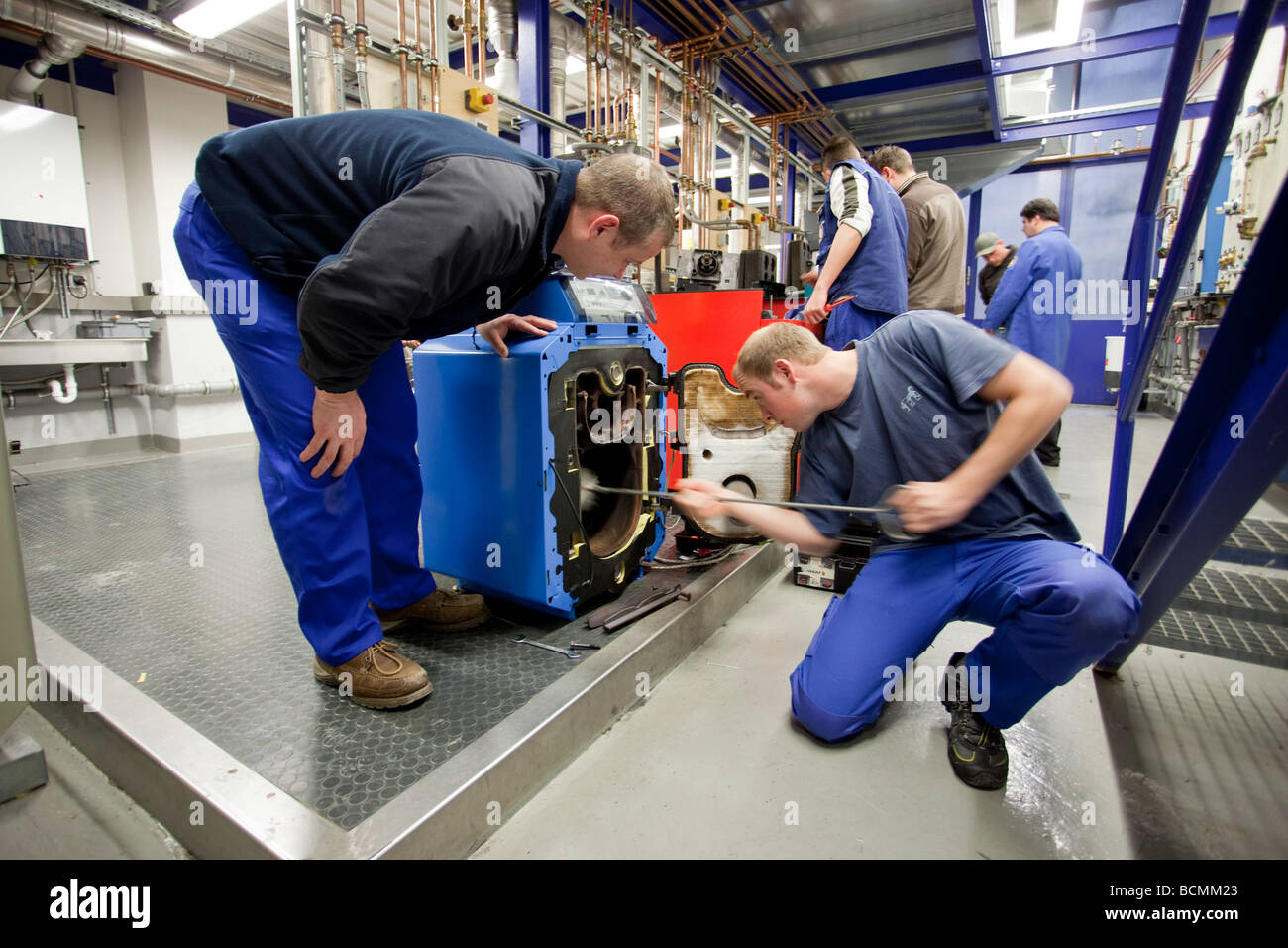 Training for heating ventilation and air conditioning in the school for master craftsmen in the