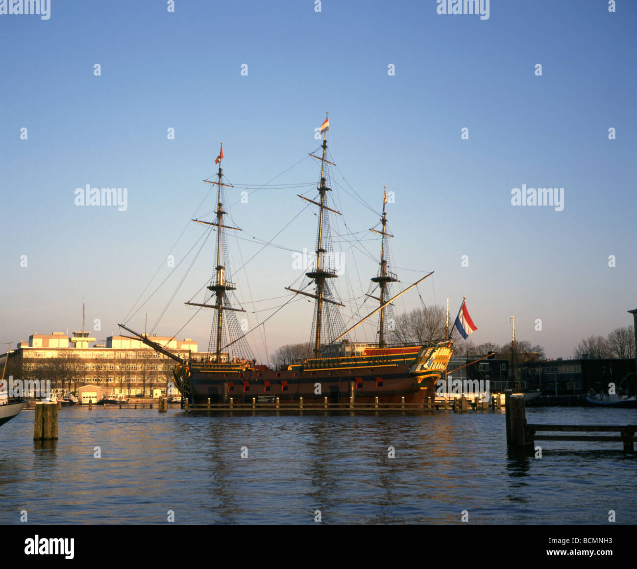 replica-of-eighteenth-century-dutch-east-indiaman-maritime-museum