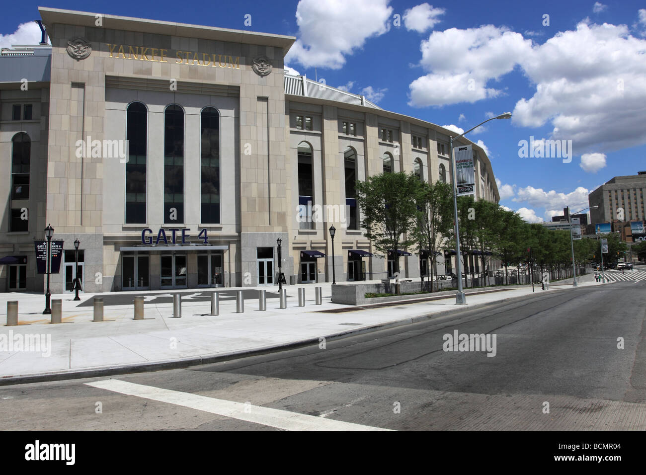 Yankee stadium monument park hi-res stock photography and images - Alamy