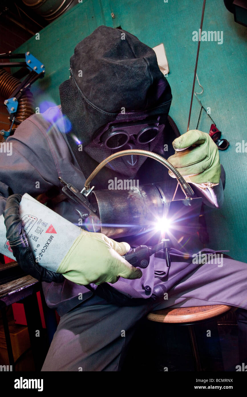 MIG and MAG welding with mirror Stock Photo - Alamy