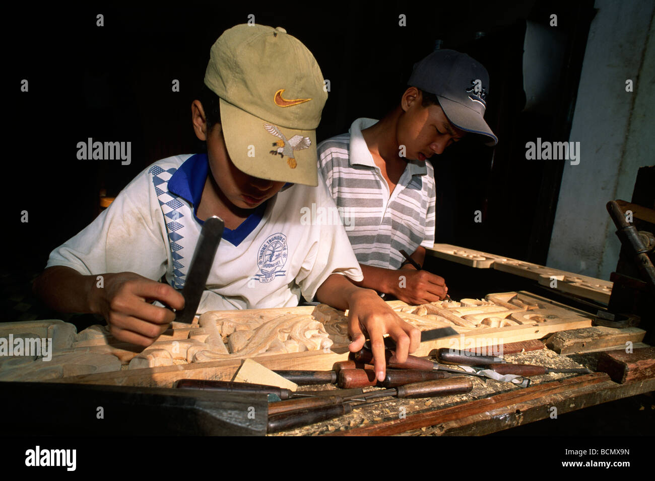 vietnam, hoi an, kim bong village, wood carving Stock Photo Alamy