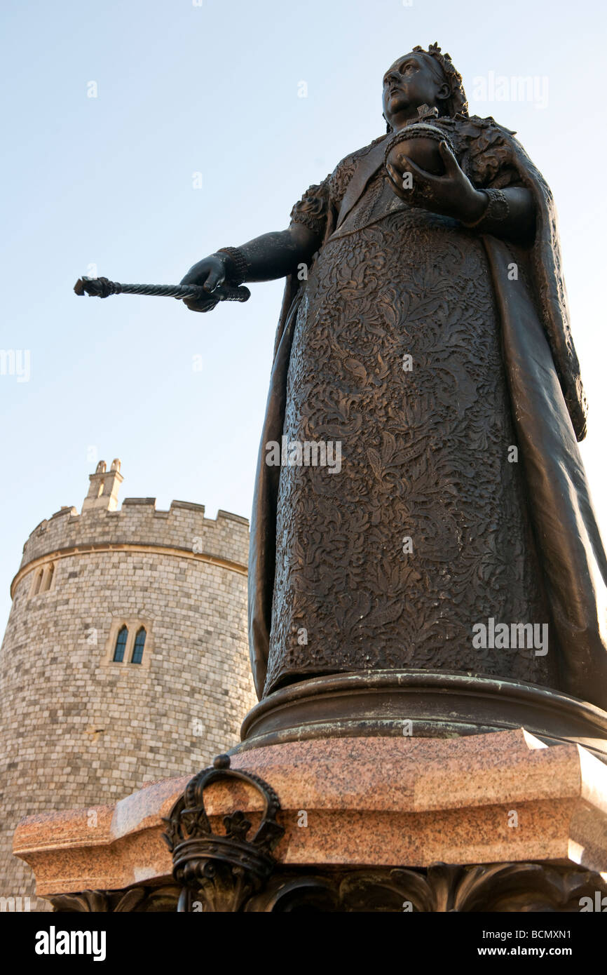 The statue of Queen Victoria outside Windsor Castle Stock Photo Alamy