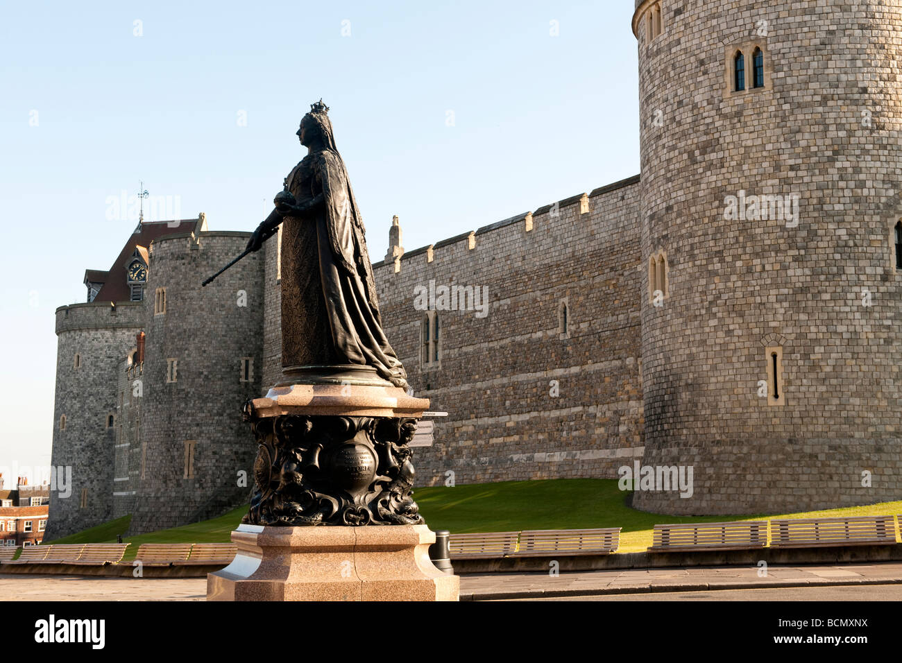 The statue of Queen Victoria outside Windsor Castle Stock Photo Alamy