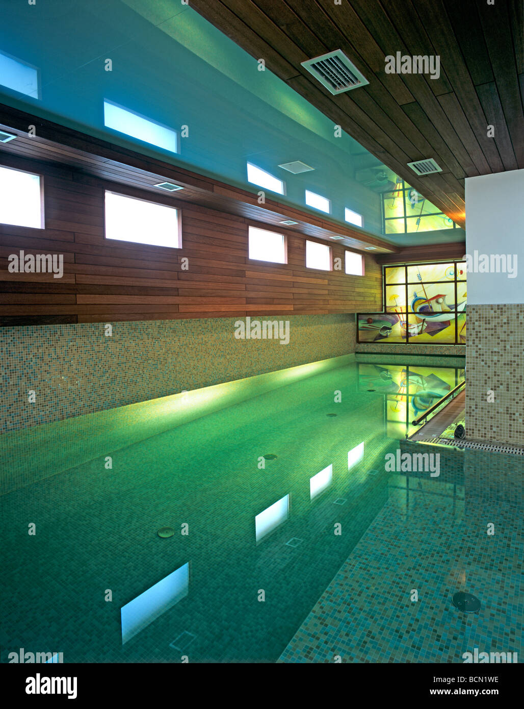 Swim up room hi-res stock photography and images - Alamy