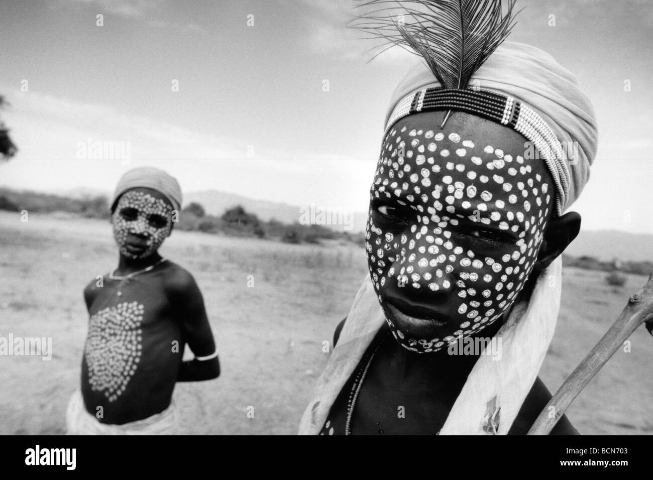 Ethiopia lower omo tribe Black and White Stock Photos & Images - Alamy