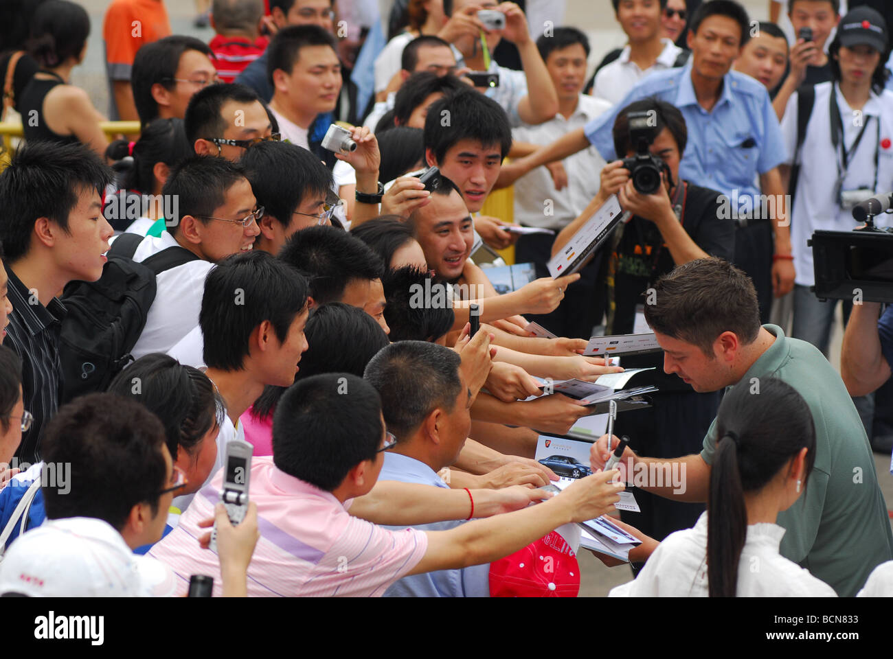 Asking for autograph hires stock photography and images Alamy